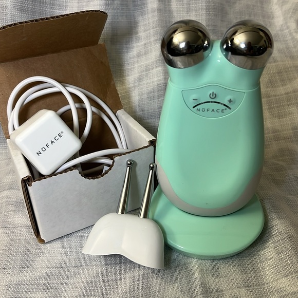 NuFace Other - NuFACE Trinity w/ ELE Attachment Facial Toning Kit